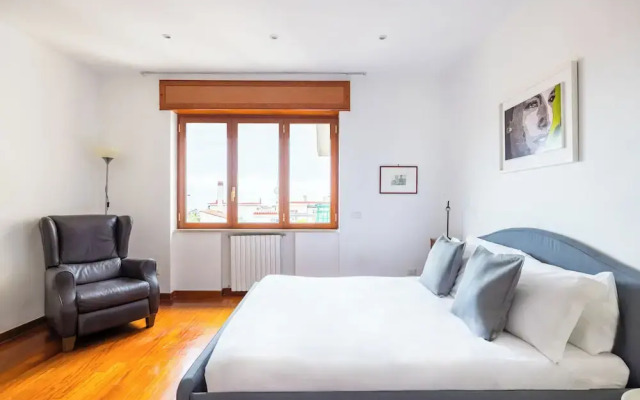 Colonna Classic Style Apartment