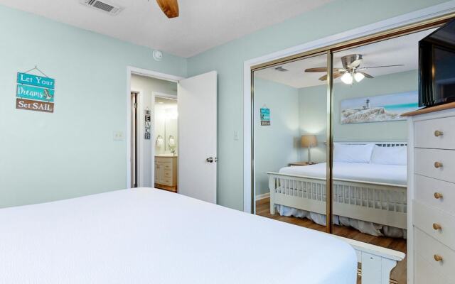 Beach View 3br/2ba W/pools Sleeps 8