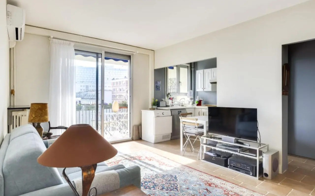 Charming apartment with terrace by Weekome