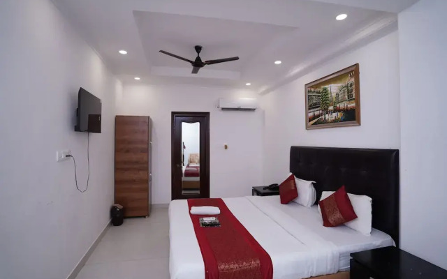 Hotel Moon Taj Near Yashobhoomi