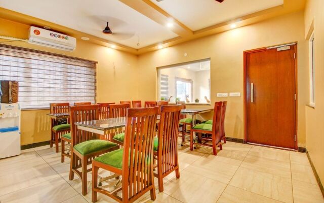 FabHotel Rithika Inn Luxe