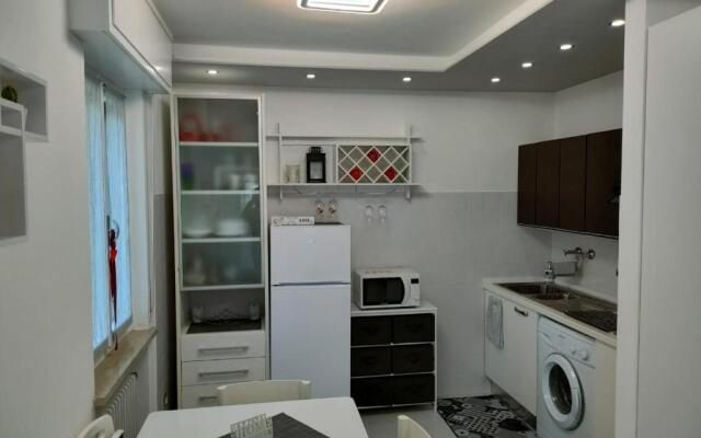 Appartamento Mirabell, FRONTE SPIAGGIA, VISTA MARE CON PARCHEGGIO