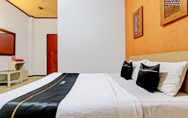 Super OYO Capital O 93240 Candra Dewi Hotel