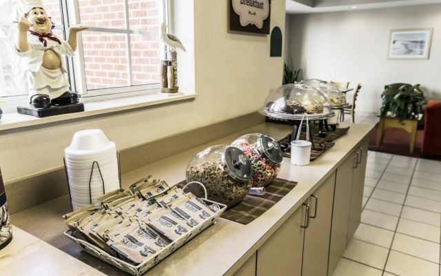 MainStay Suites Wilmington - University Area