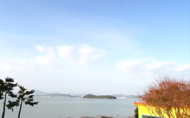 Yeosu Pierre Mont Pension