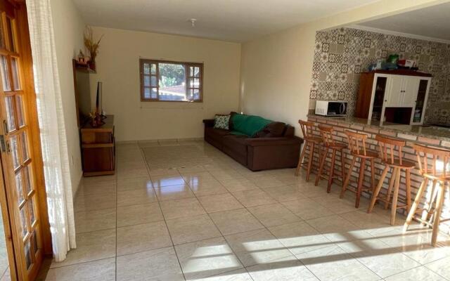 Linda Chacará Com Piscina Climatizada