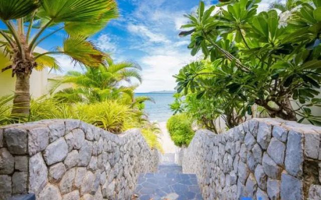 Hollywood Pool Villa Pattaya walking street 2km