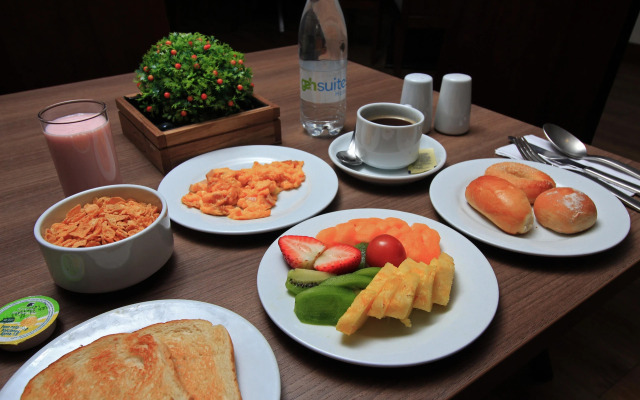 Hotel Windsor House Inn By GEH Suites