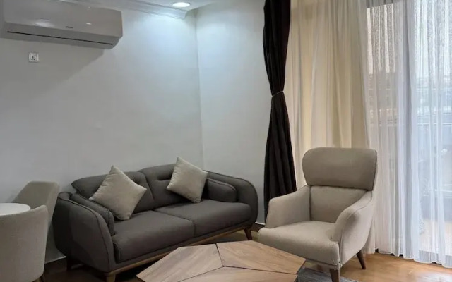 Cascadia Serviced Apartments