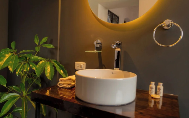 La Banksia Hotel