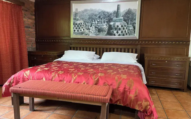 The Pinewood Lodge & Organic Farm