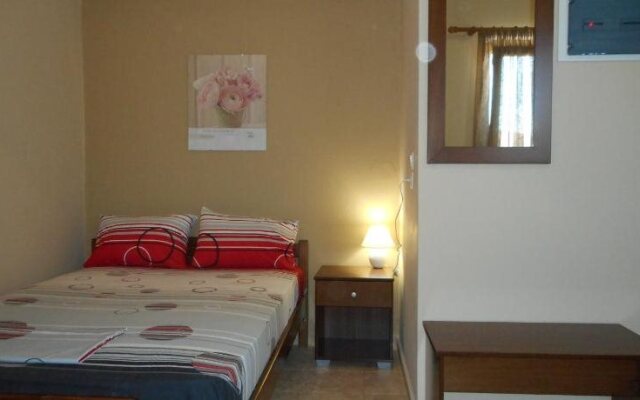 Dimitra's Apartments