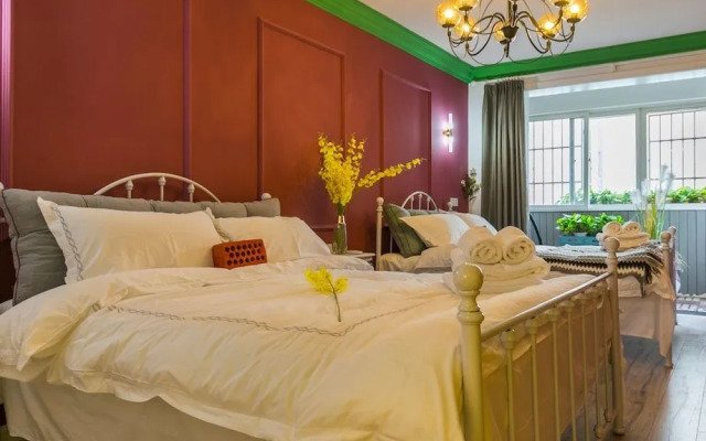 Henry's Apartment- Taikang Road