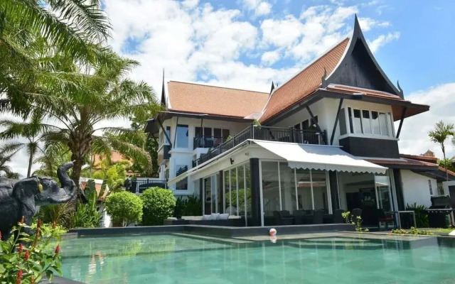 Luxury 5 Stars Beach Villa 6 Beds