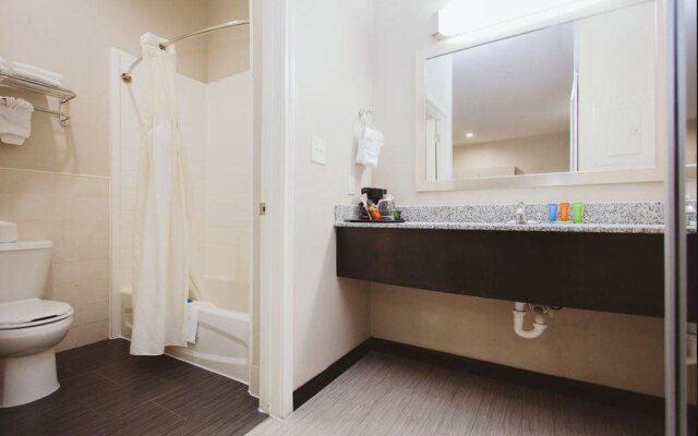 Americas Best Value Inn and Suites IAH Airport North