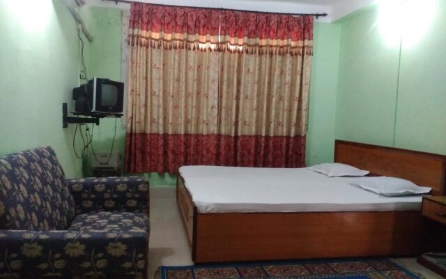 Aanand Hotel