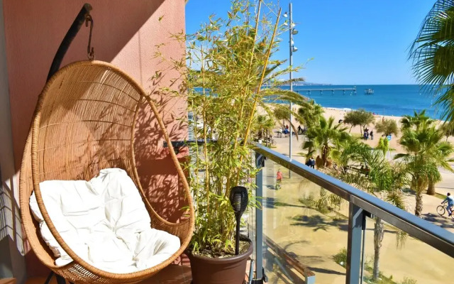 Barcelona Beachfront Apartment