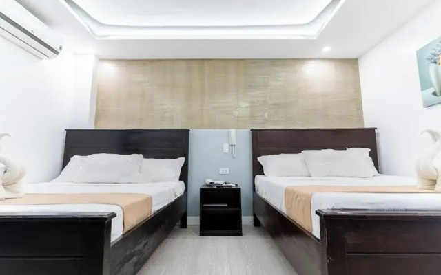 Spotlight Hotel near Hundred Islands wharf