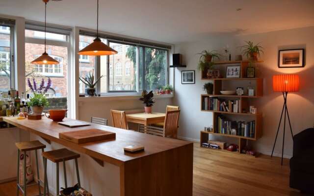 2 Bedroom Flat In Farringdon