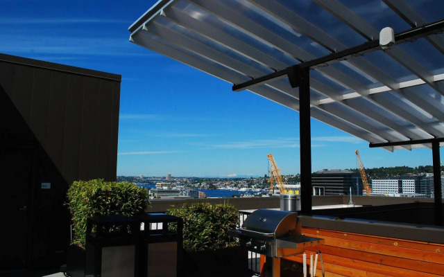 Seattle Center Luxury Suites by NSpire