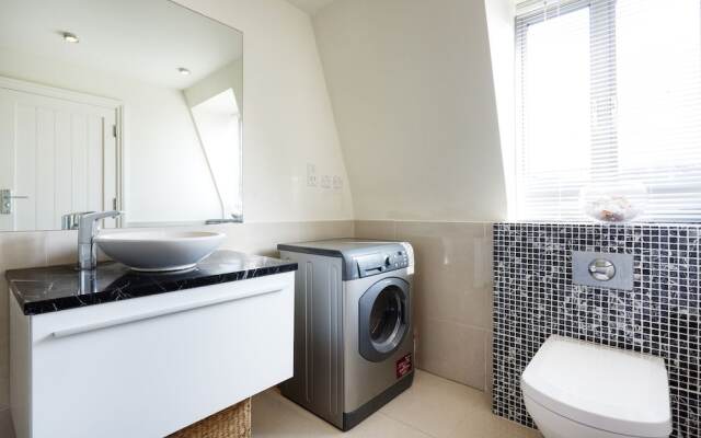 Veeve - Abbey Apartment