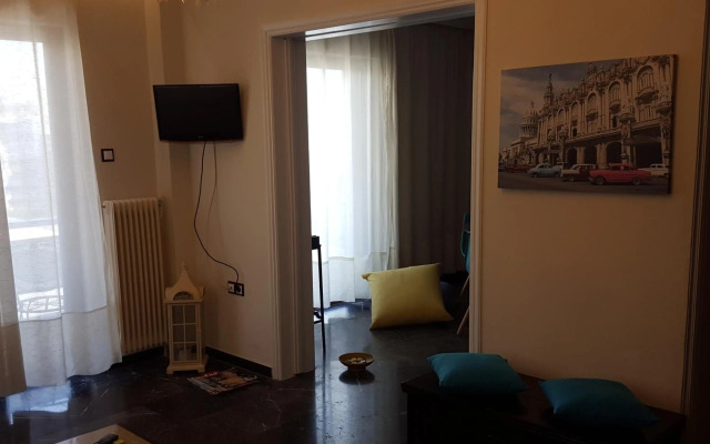 Superb Athenian Nest