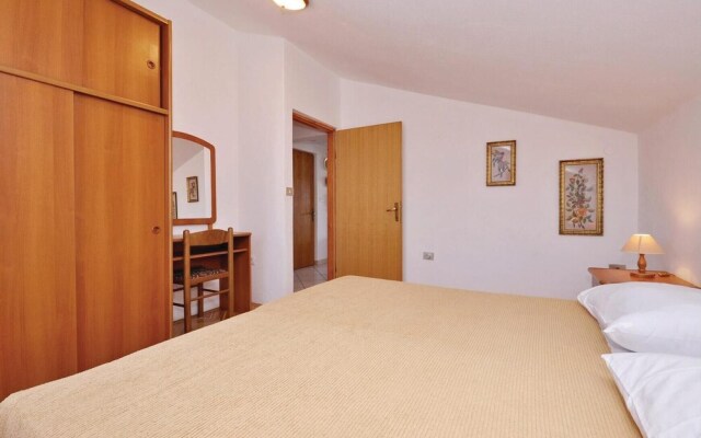 Amazing Home in Zadar With Wifi and 4 Bedrooms