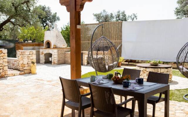 Trullo Nonna Netta con Piscina Idromassaggio e Area Giochi