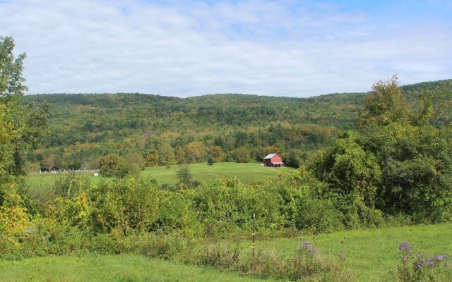 Tentrr - Running Spring Farm