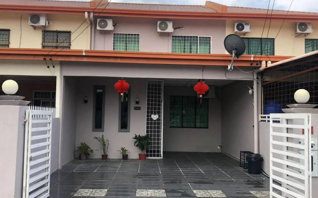 Ang Lee Holiday Home 1