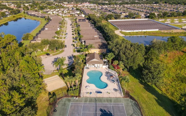 Scuttle Vacation Pool Home W Spa