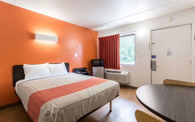 Motel 6 Evansville