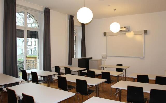 Geneva Hostel