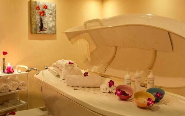 Golden Tulip Khatt Springs Resort & Spa