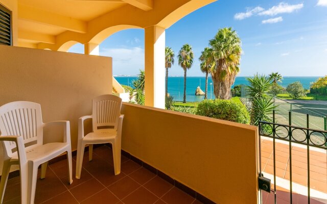 A15- Cliffside Beach Apartment by Dreamalgarve