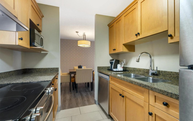 Best Western Plus Country Meadows Inn