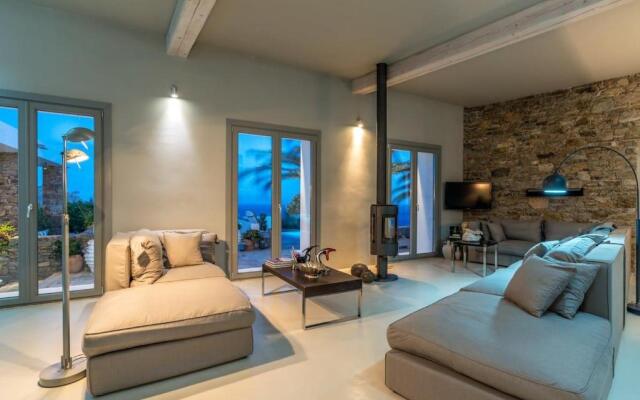 White House 7 Bedrooms