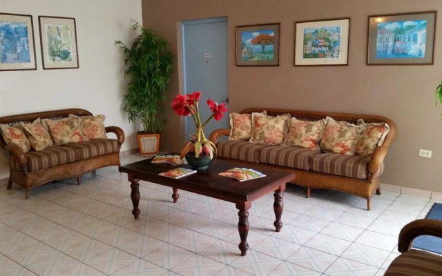 Borinquen Beach Inn