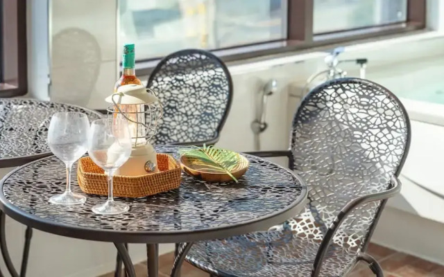 Geoje Marine Castle Spa Pension
