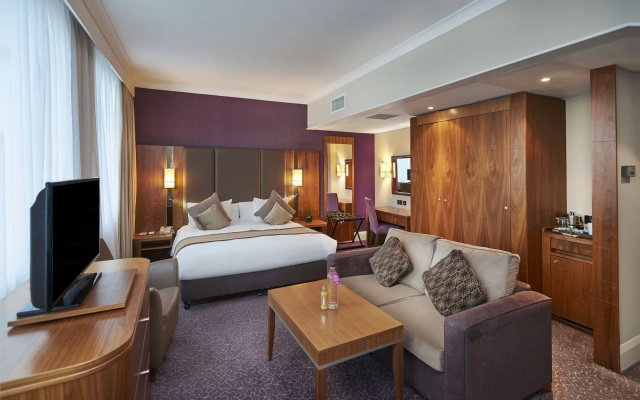 Crowne Plaza London Ealing by IHG