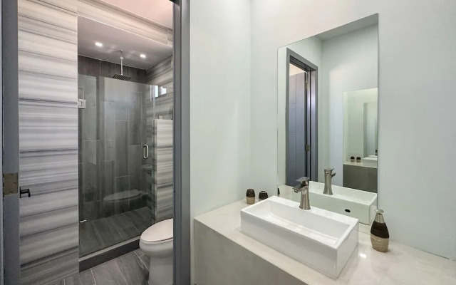 Urban Oasis Apartment 3