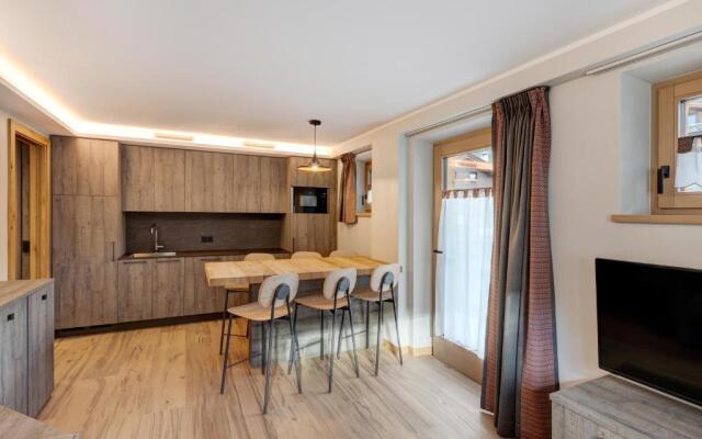 Snow Mountain Planet Suite House