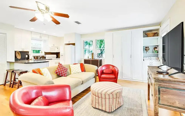 Relax Awhile - Carriage House