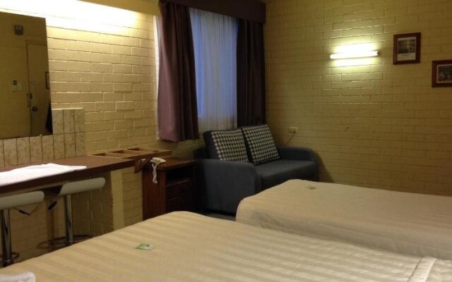 Robertson Country Motel