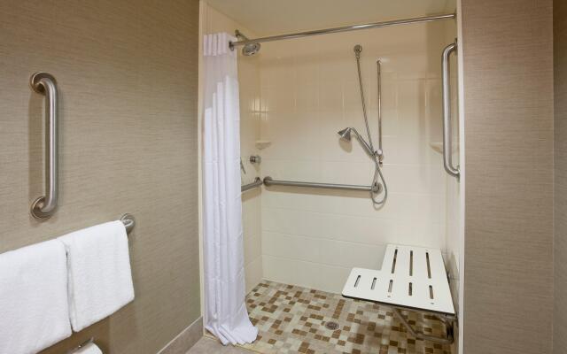 Holiday Inn Express & Suites Bloomington - MPLS Arpt Area W, an IHG Hotel