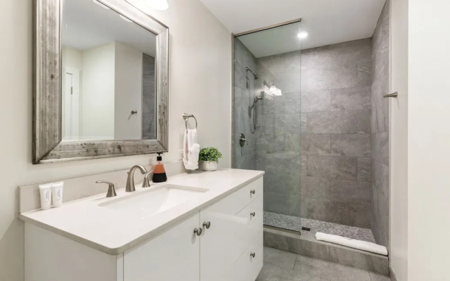 NOLA's Finest 4-Bedroom Luxury Condo