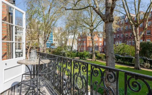 Gledhow Gardens Viii by Onefinestay