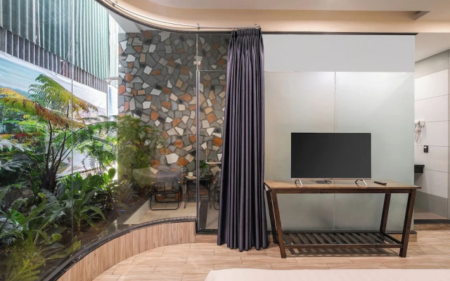 Greenview City Hotel