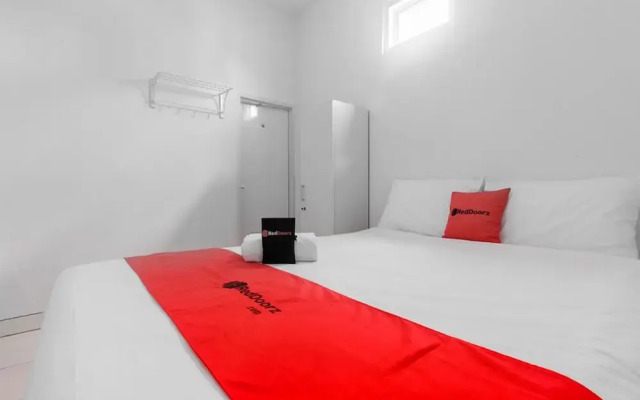 RedDoorz Plus near Taman Rasuna Menteng