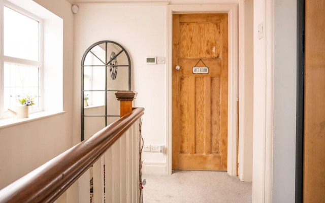 Contemporary Bright House 20 Min To Manc